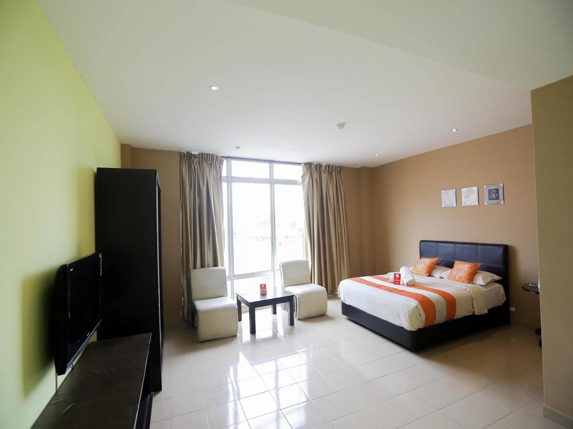 Oyo Jalan Danga Sutera 3*